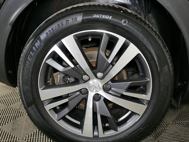 Peugeot 3008 BlueHDi Allure Premium + - U4279