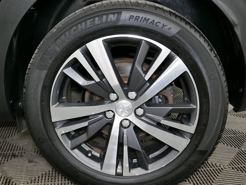 Peugeot 3008 BlueHDi Allure Premium + - U4279