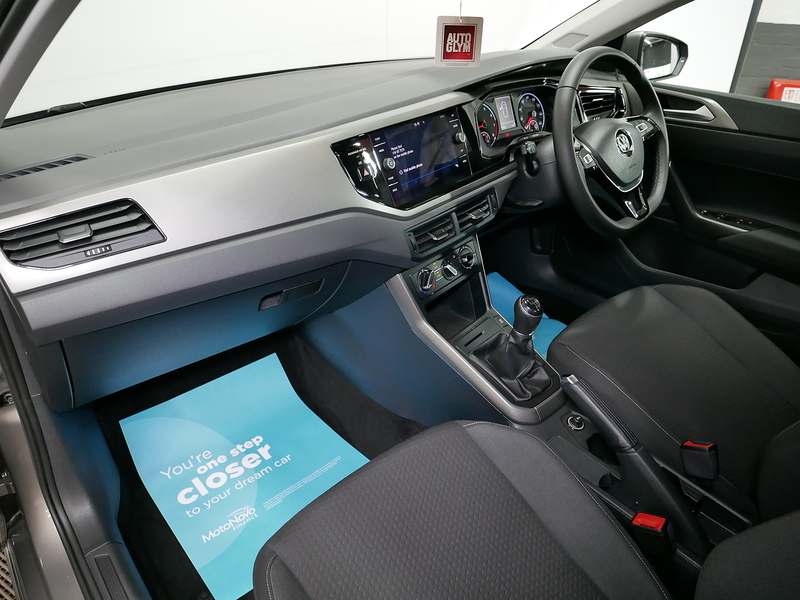 Volkswagen Polo SE - U4330