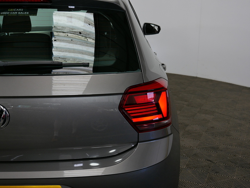 Volkswagen Polo SE - U4330