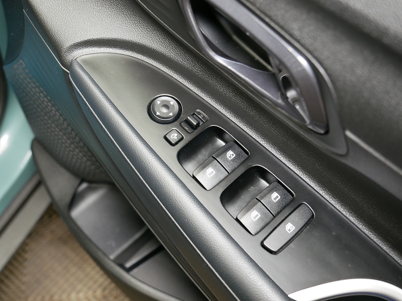 Hyundai BAYON T-GDi MHEV Premium - U4336