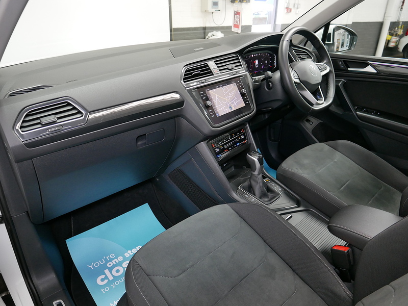Volkswagen Tiguan TSI Elegance - U4363