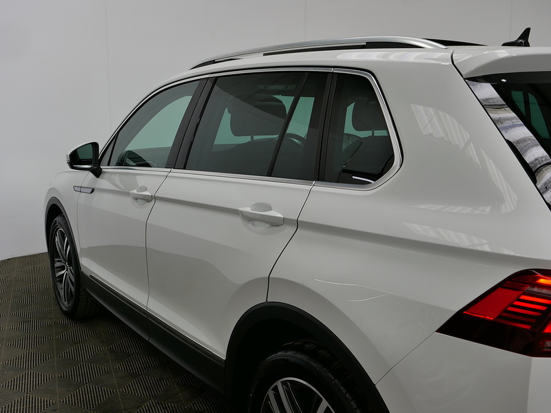 Volkswagen Tiguan TSI Elegance - U4363