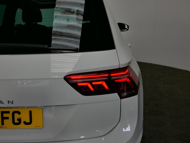 Volkswagen Tiguan TSI Elegance - U4363