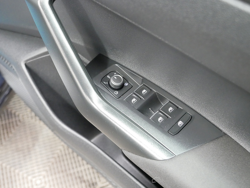Volkswagen Taigo TSI R-Line - U4364