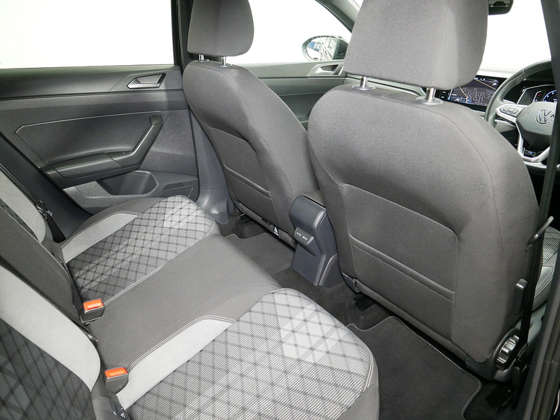 Volkswagen Taigo TSI R-Line - U4364