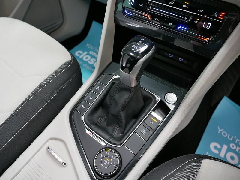 Volkswagen Tiguan TSI Elegance - U4370