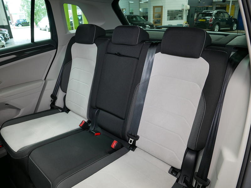 Volkswagen Tiguan TSI Elegance - U4370