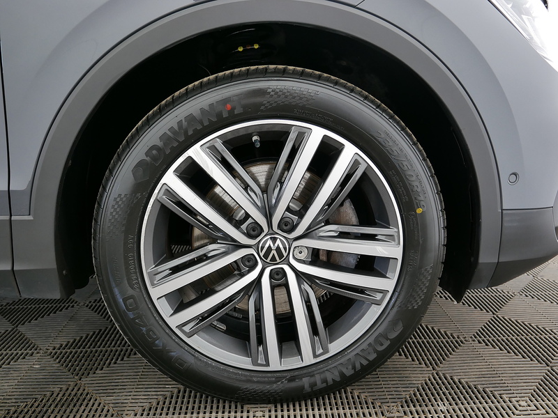 Volkswagen Tiguan TSI Elegance - U4370