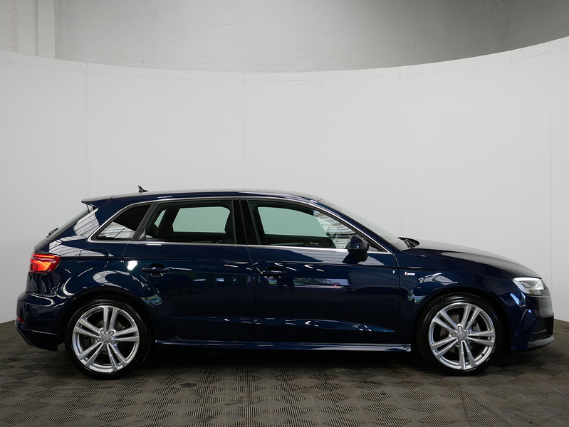 Audi A3 TFSI S line - U4400