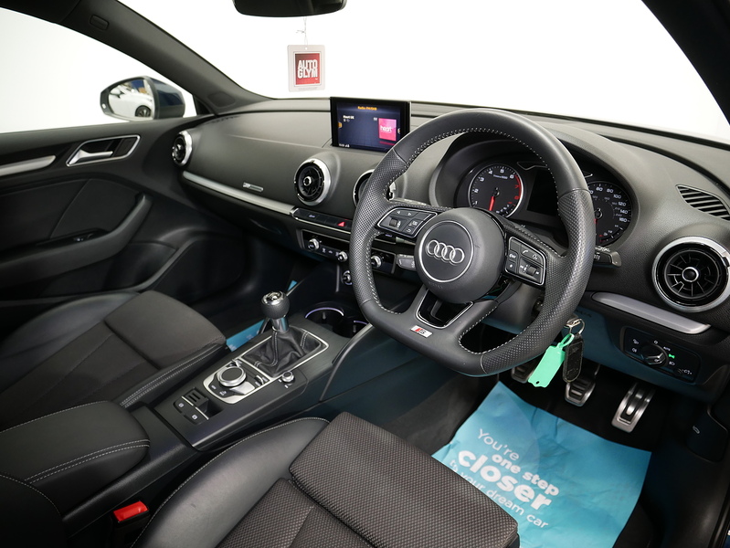 Audi A3 TFSI S line - U4400