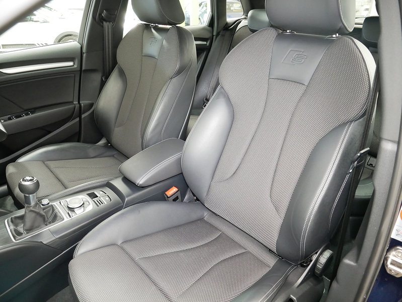 Audi A3 TFSI S line - U4400