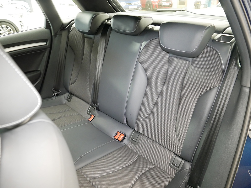 Audi A3 TFSI S line - U4400