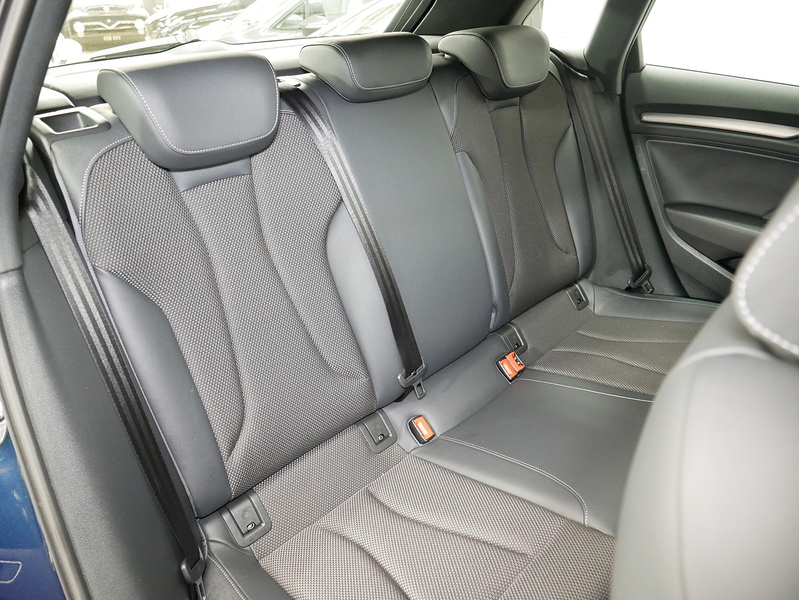 Audi A3 TFSI S line - U4400