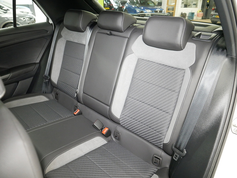 Volkswagen T-Roc TSI EVO R-Line - U4418
