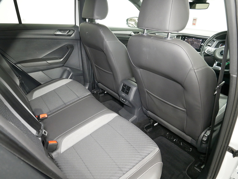 Volkswagen T-Roc TSI EVO R-Line - U4418