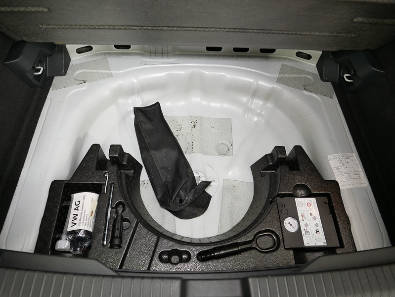 Volkswagen T-Roc TSI EVO R-Line - U4418