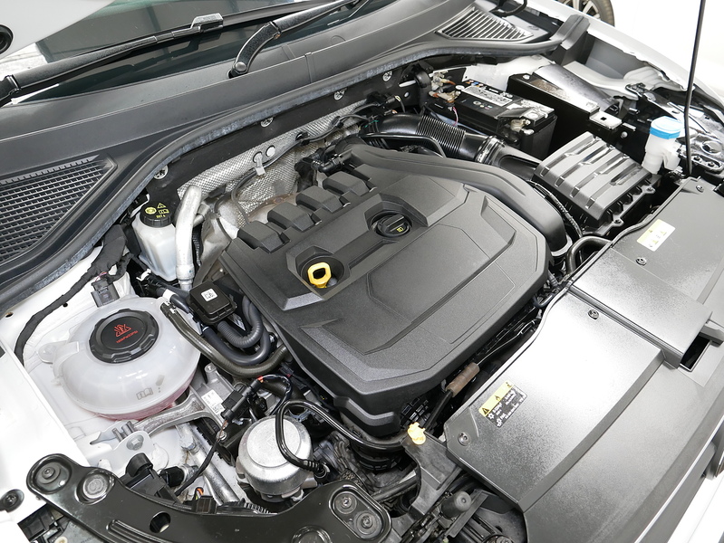 Volkswagen T-Roc TSI EVO R-Line - U4418