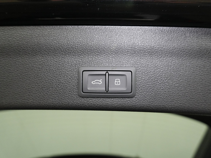 Audi A6 Avant TFSI Black Edition - U4458