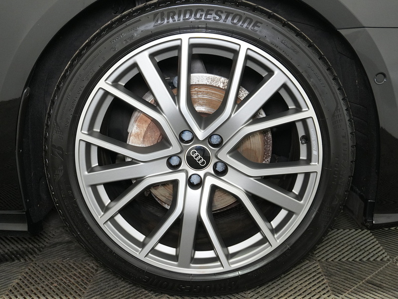 Audi A6 Avant TFSI Black Edition - U4458