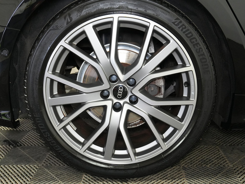 Audi A6 Avant TFSI Black Edition - U4458