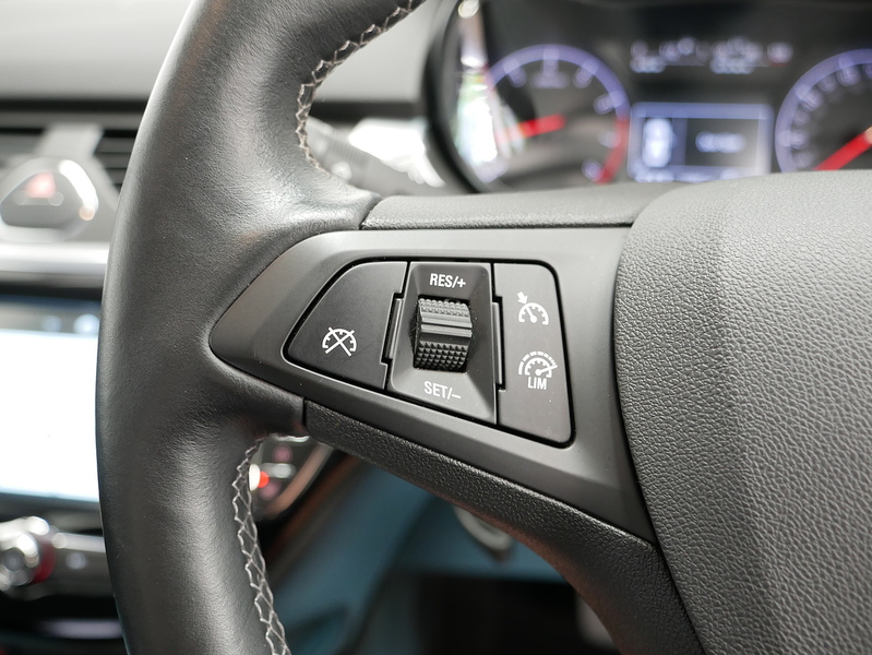 Vauxhall Corsa i ecoTEC SE Nav - U4464