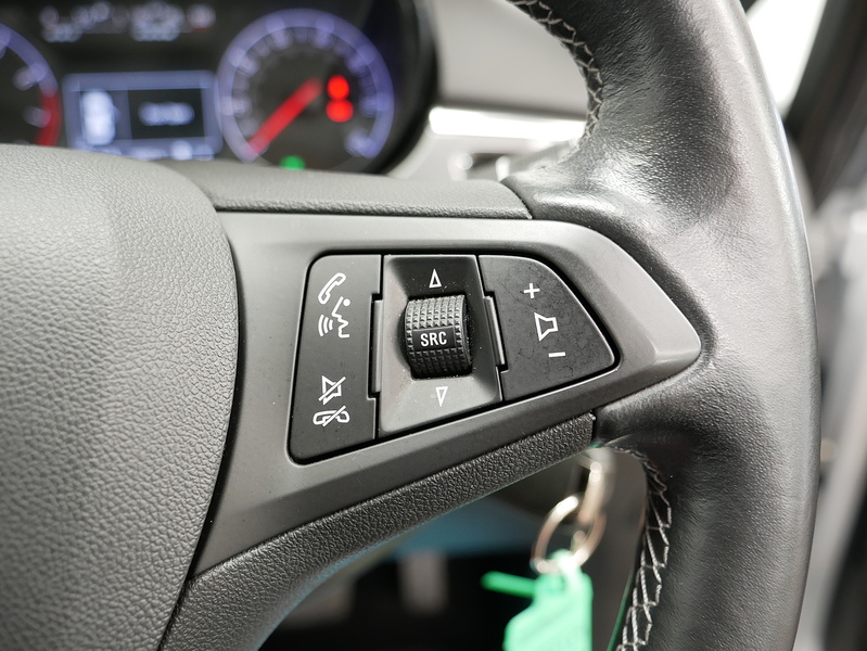 Vauxhall Corsa i ecoTEC SE Nav - U4464