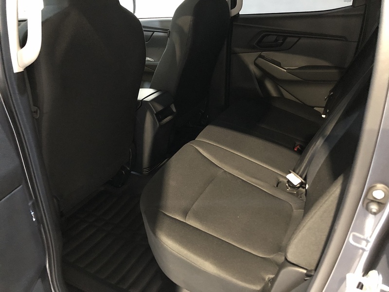 Isuzu Utility Dcb Pick Up 1.9 Manual Diesel