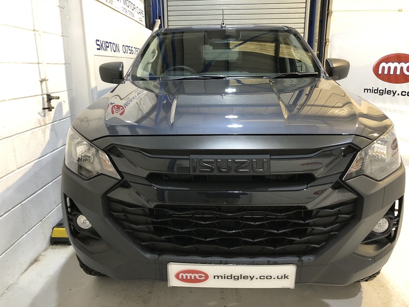 Isuzu Utility Dcb Pick Up 1.9 Manual Diesel