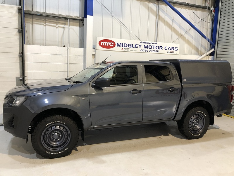 Isuzu Utility Dcb Pick Up 1.9 Manual Diesel