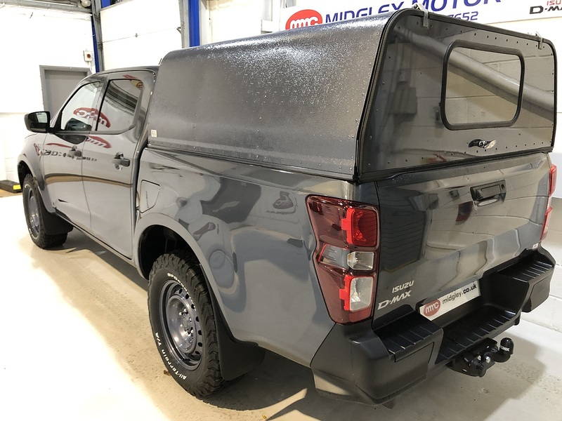 Isuzu Utility Dcb Pick Up 1.9 Manual Diesel