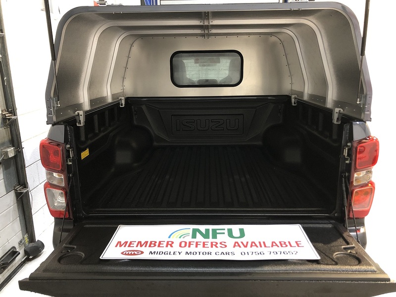 Isuzu Utility Dcb Pick Up 1.9 Manual Diesel