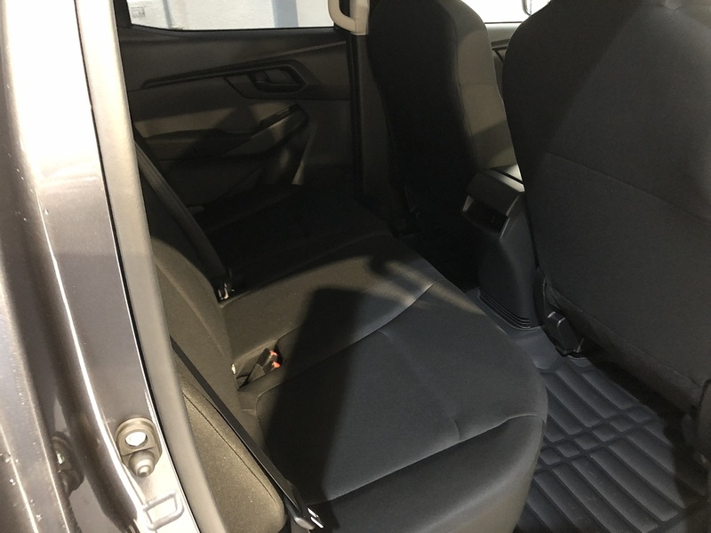 Isuzu Utility Dcb Pick Up 1.9 Manual Diesel