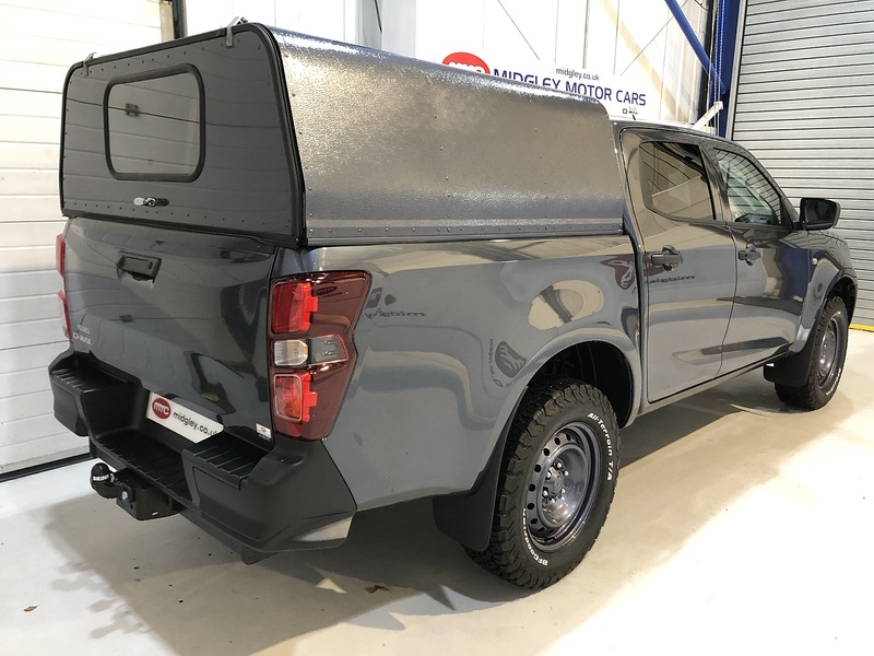 Isuzu Utility Dcb Pick Up 1.9 Manual Diesel
