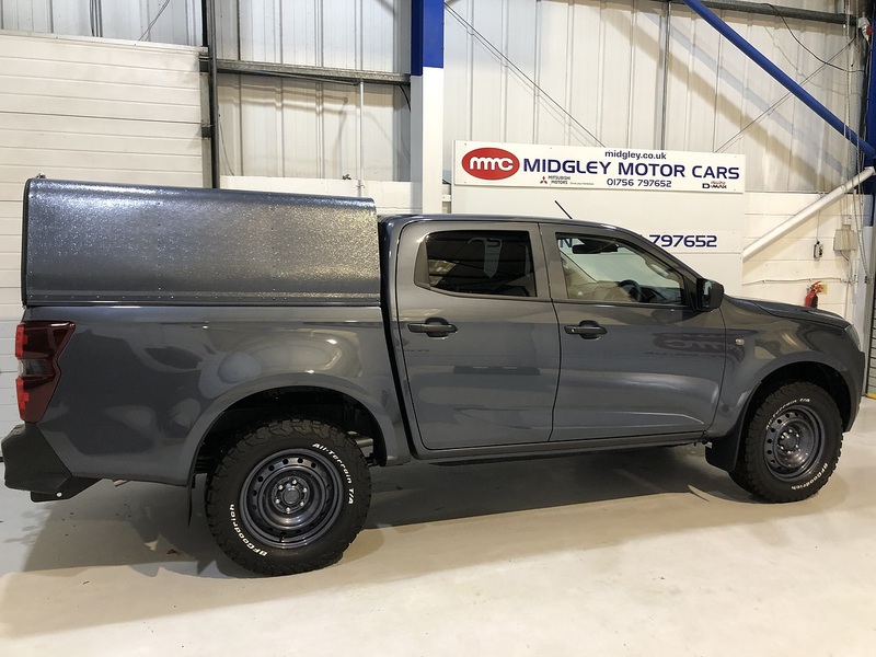Isuzu Utility Dcb Pick Up 1.9 Manual Diesel
