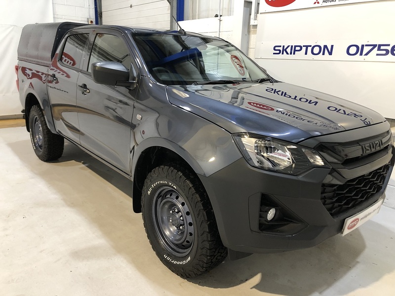 Isuzu Utility Dcb Pick Up 1.9 Manual Diesel