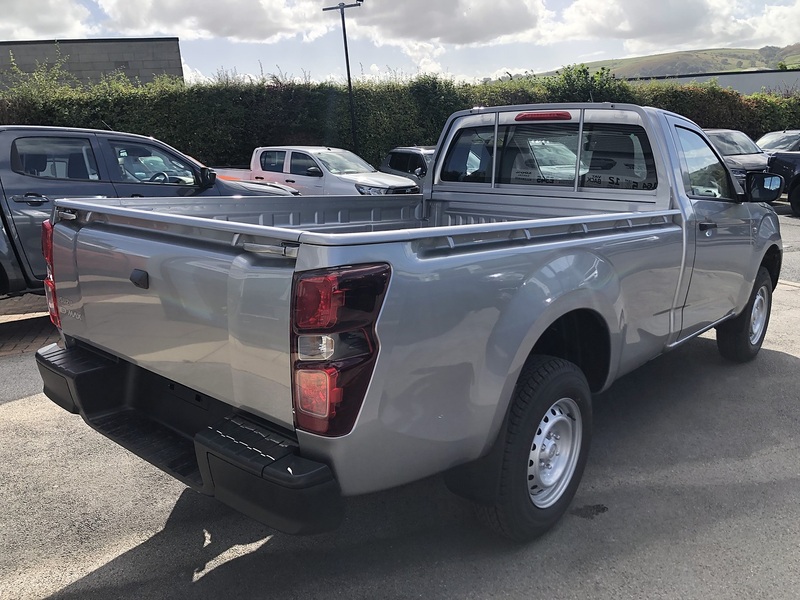 Isuzu Utility Scb Pick Up 2.2 Manual Diesel