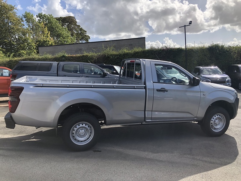 Isuzu Utility Scb Pick Up 2.2 Manual Diesel