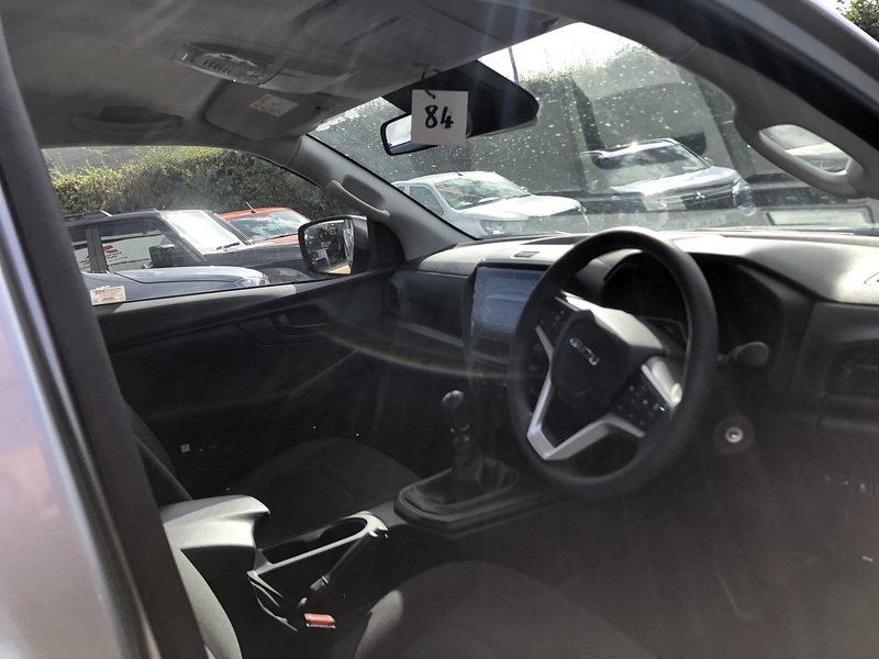 Isuzu Utility Scb Pick Up 2.2 Manual Diesel
