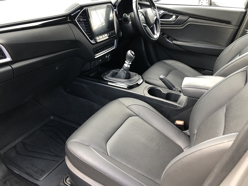 Isuzu TD V-Cross Pickup 1.9 Manual Diesel