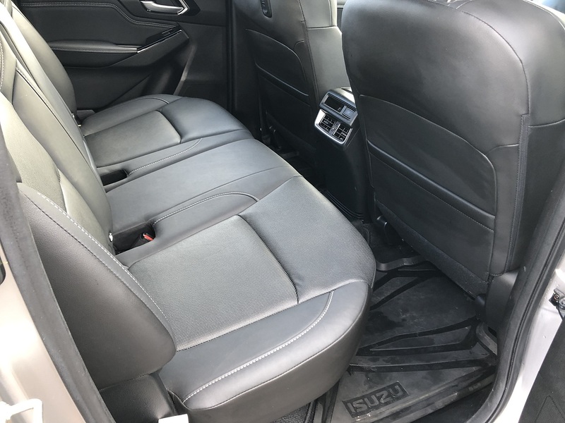 Isuzu TD V-Cross Pickup 1.9 Manual Diesel