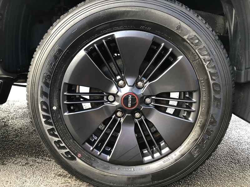 Isuzu TD V-Cross Pickup 1.9 Manual Diesel