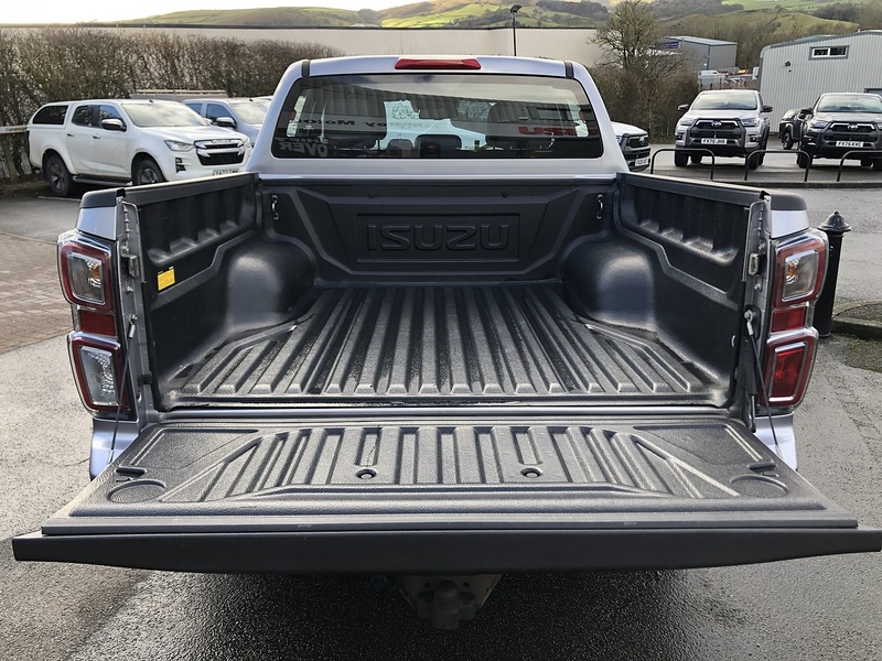 Isuzu TD V-Cross Pickup 1.9 Manual Diesel