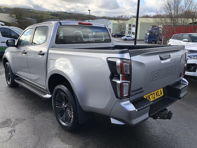 Isuzu TD V-Cross Pickup 1.9 Manual Diesel