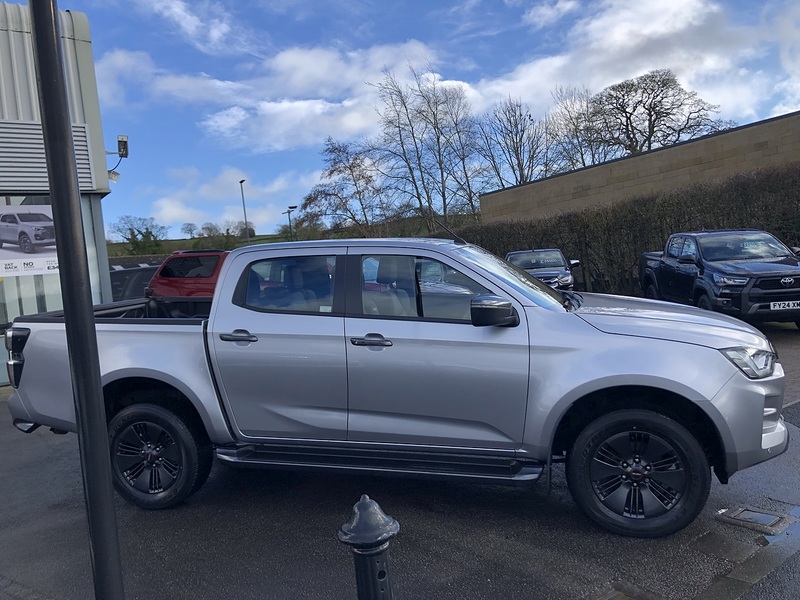 Isuzu TD V-Cross Pickup 1.9 Manual Diesel
