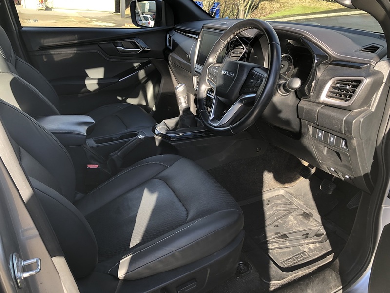 Isuzu TD V-Cross Pickup 1.9 Manual Diesel