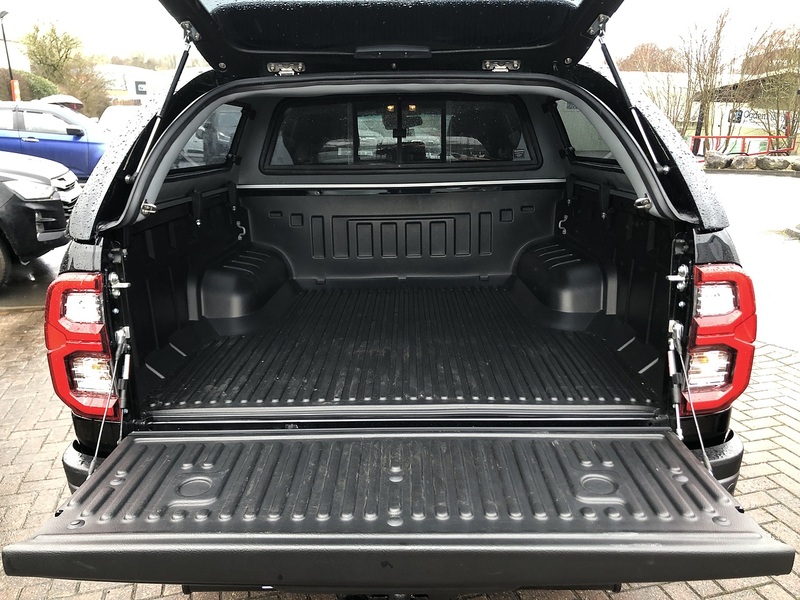 Toyota 2.8 D-4D-h Invincible X Pickup 4dr Diesel Hybrid Auto 4WD Euro 6 (204 ps)