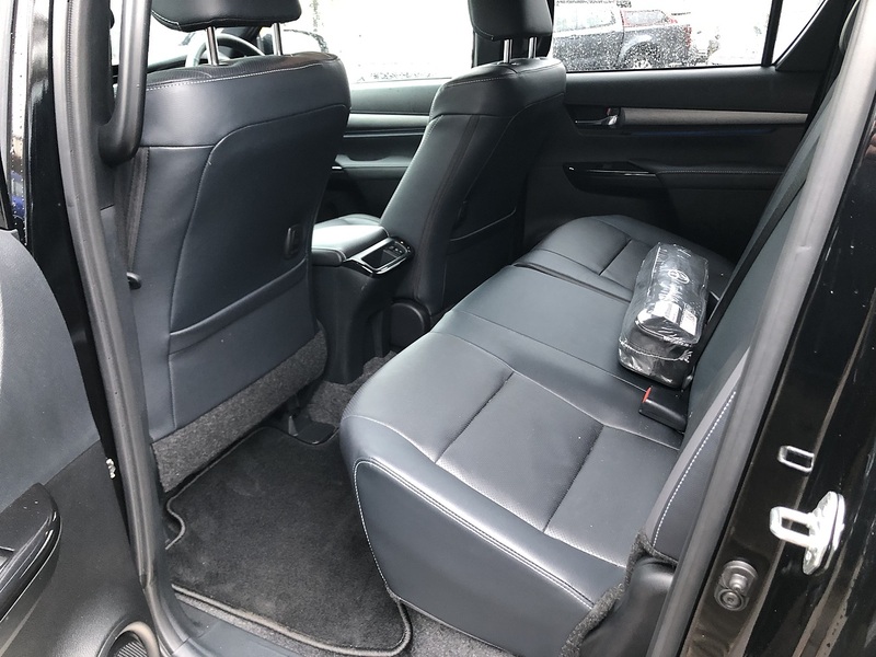 Toyota 2.8 D-4D-h Invincible X Pickup 4dr Diesel Hybrid Auto 4WD Euro 6 (204 ps)