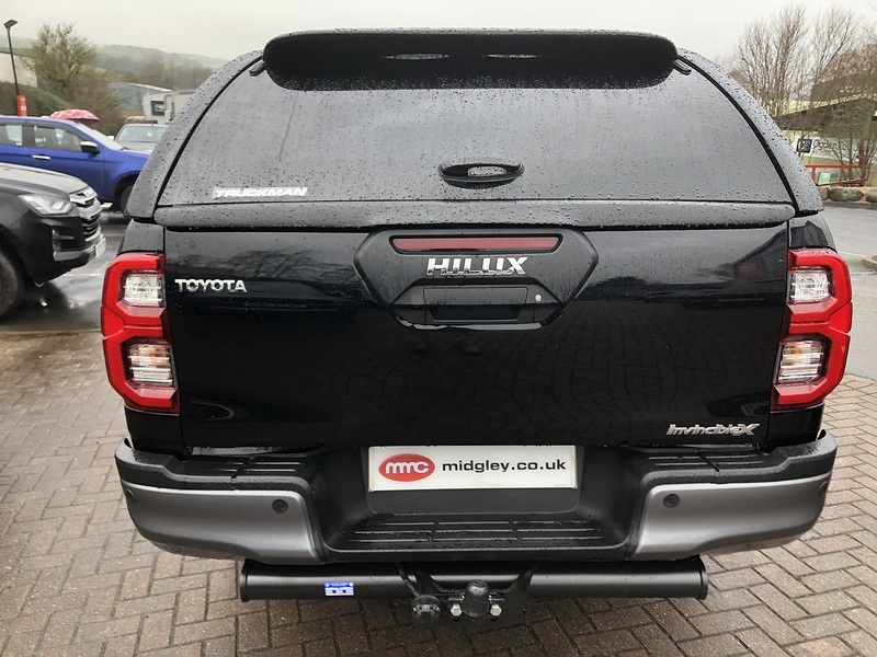 Toyota 2.8 D-4D-h Invincible X Pickup 4dr Diesel Hybrid Auto 4WD Euro 6 (204 ps)