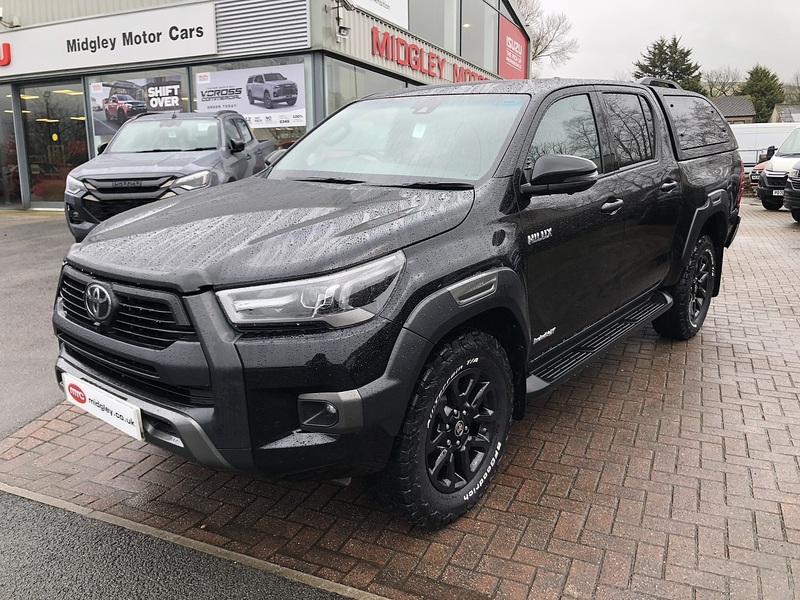 Toyota 2.8 D-4D-h Invincible X Pickup 4dr Diesel Hybrid Auto 4WD Euro 6 (204 ps)